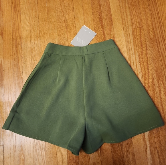Love Bonito Laylia Tailored A-line Shorts XS - Picture 7 of 8